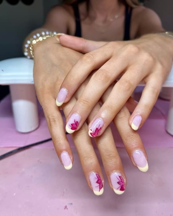 Gel manicure w/design